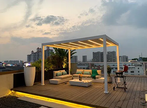 กันสาดโลหะควบคุมระยะไกล Gazebo Louvre Roof Patio Cover Aluminium Modern Pergola for Sunshade