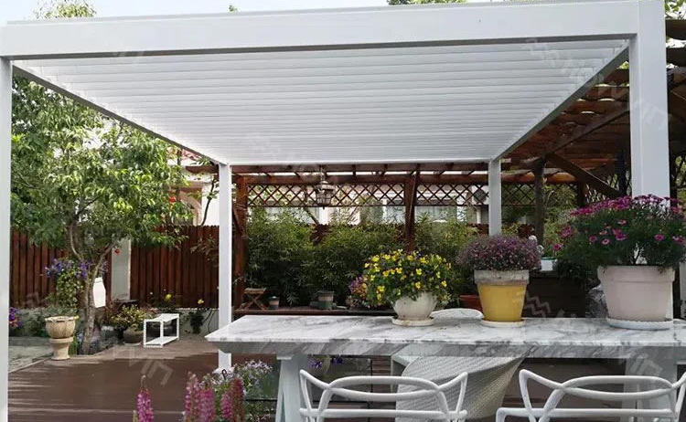 กันสาดโลหะควบคุมระยะไกล Gazebo Louvre Roof Patio Cover Aluminium Modern Pergola for Sunshade