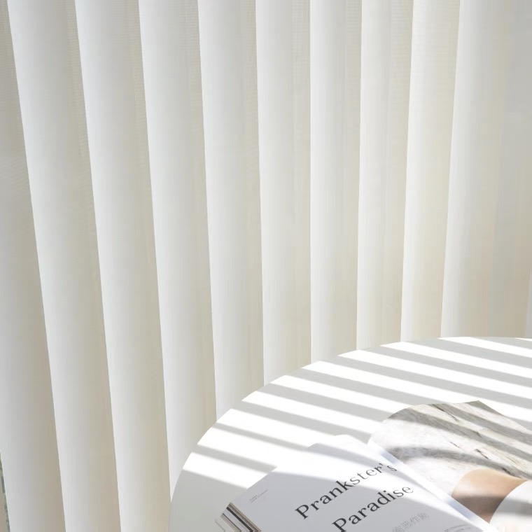 มู่ลี่แนวตั้งผ้าคลาสสิก - สไตล์อมตะสำหรับทุกห้อง