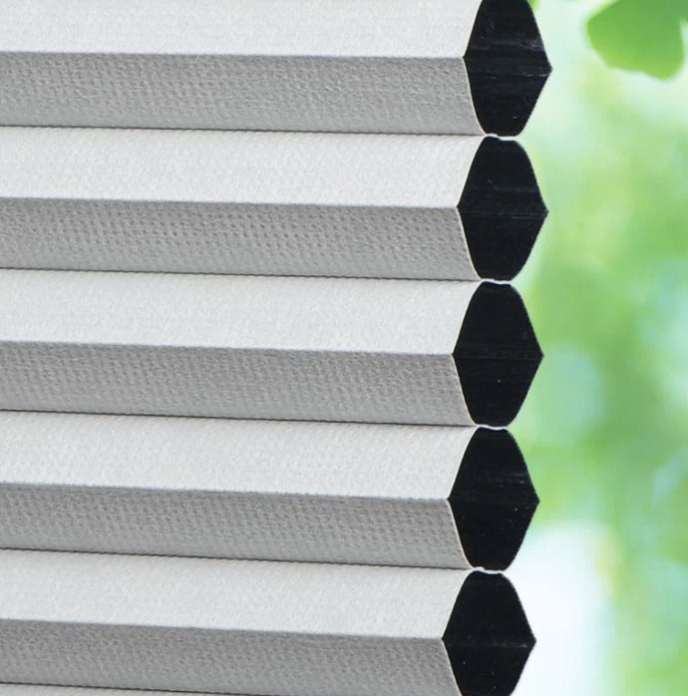 ความแตกต่างระหว่าง Cellular Shades และ Roller Shades: เลือกอันไหนดี?